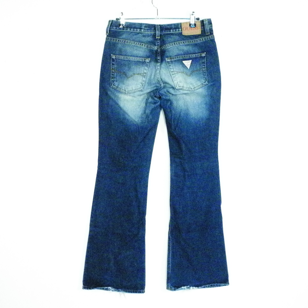 Jean's Femme Bleu GUESS Taille Estimée 36.  -  reconditionné disponible sur Label Emmaüs